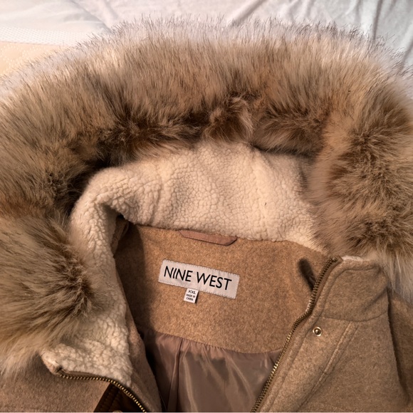 Ladies NineWest heavy Dress coat with fur hood - XXL - Picture 4 of 4